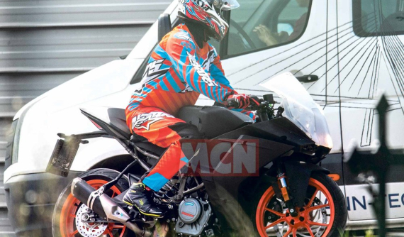 Lộ diện sport bike KTM RC 390 2020 với thiết kế hoàn toàn mới