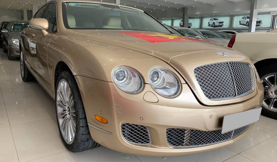 Rao bán xe siêu sang Bentley đã qua sử dụng còn nguyên hình ảnh thầy trò Park Hang-seo trên nắp capô