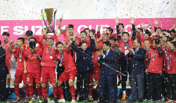 Vô địch AFF CUP, đội tuyển Việt Nam được THACO tặng 2 tỷ đồng, HLV Park Hang Seo được tặng 100.000 USD