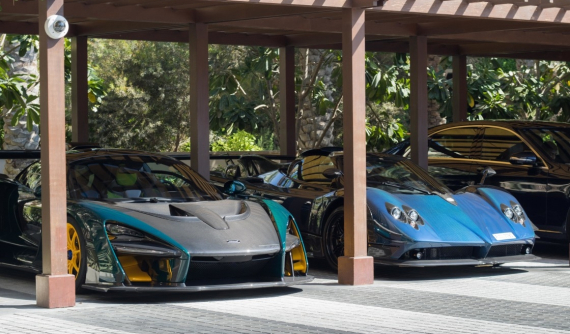 Siêu xe triệu đô McLaren Senna đa sắc màu của đại gia dầu mỏ Trung Đông