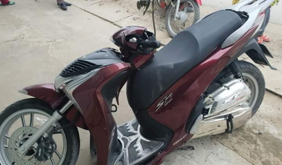 Điện Biên: Sau va chạm, chủ nhân của chiếc Honda SH bị gãy đôi đốt xe của một phụ nữ