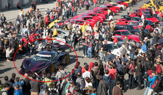 Siêu xe triệu đô Apollo Intensa Emozione lần đầu đến Nhật Bản đã được hàng trăm siêu xe đón tiếp