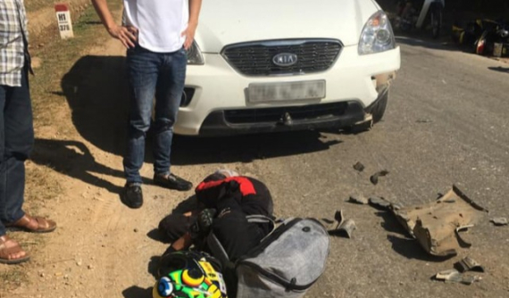 Phượt thủ Winner 150 đâm trực diện vào đầu ô tô tại Sơn La