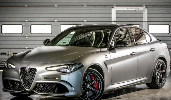 13 chiếc siêu sedan có thể bứt tốc từ 0-96 km/h trong chưa đầy 4 giây (P1)