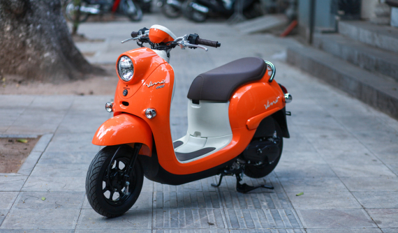 Cận cảnh xe ga Yamaha Vino với trang bị động cơ 50cc của Honda tại Việt Nam
