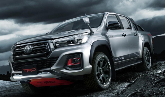 Toyota Hilux Black Rally Edition dáng vẻ hầm hố ra mắt ở quê nhà Nhật Bản
