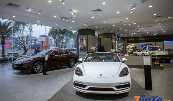 Thêm không gian cho những người mê xe Porsche tại Thủ đô