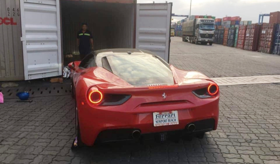 Siêu xe Ferrari 488 GTB đỏ rực "xông đất" Việt Nam đầu năm 2019