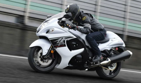 Vừa thông báo "khai tử", Suzuki Hayabusa đã được hé lộ thiết kế cho sự hồi sinh đầy mãnh liệt