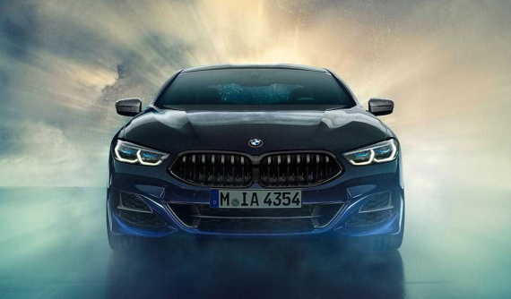 BMW vén màn M850i Night Sky với nội thất ốp thiên thạch có một không hai