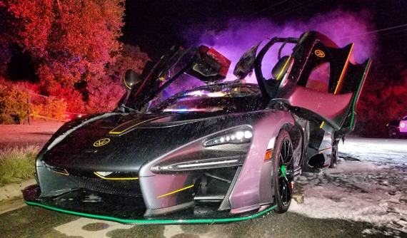 Chủ nhân của McLaren Senna bị "hóa vàng" trong ngày cuối năm 2018 lên tiếng, khẳng định xe tự dưng cháy