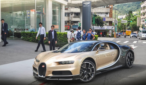 Siêu phẩm Bugatti Chiron màu lạ đầu tiên của giới nhà giàu tại Đài Loan