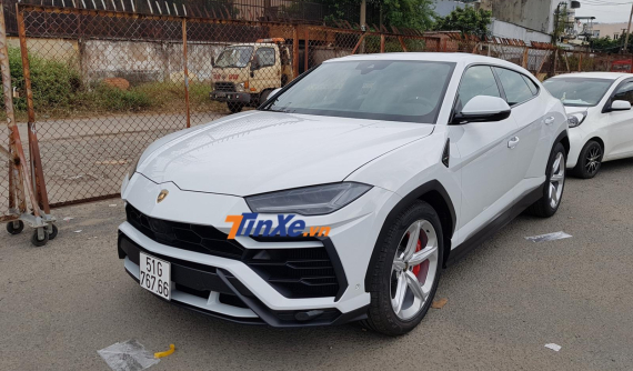 Video toàn cảnh quá trình đăng kiểm biển số chiếc siêu SUV Lamborghini Urus của Minh "Nhựa"
