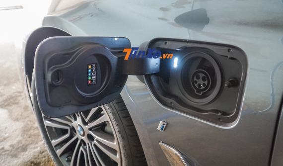Đánh giá nhanh hệ truyền động plug-in hybrid trên chiếc sedan BMW 530e 2019 độc nhất Việt Nam