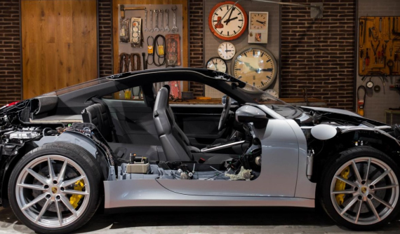 Đây là cách duy nhất để bạn có thể nhìn thấy động cơ của Porsche 911 2020