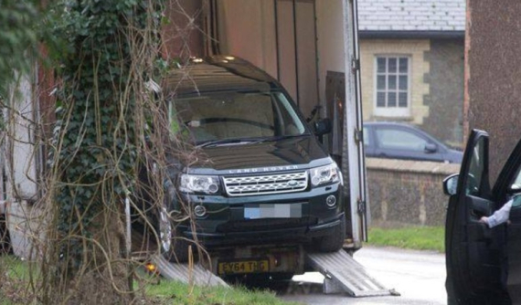 Phu quân của Nữ hoàng Anh nhận chiếc Land Rover khác sau vụ tai nạn khiến chiếc SUV cũ bị hỏng nặng