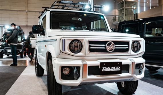 Cận cảnh Suzuki Jimny 2019 phiên bản nhái Mercedes-Benz G-Class và Land Rover Defender