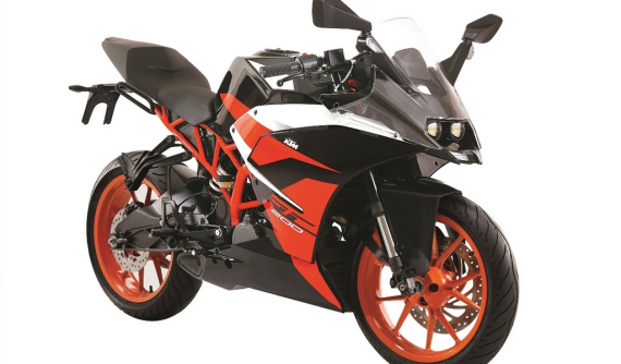 Cuối cùng thì KTM RC 200 đã có bản ABS, giá cao hơn 3 triệu đồng so với bản thường