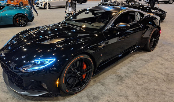 Chiêm ngưỡng vẻ đẹp long lanh của Aston Martin DBS Superleggera TAG Heuer Edition ngoài đời thực