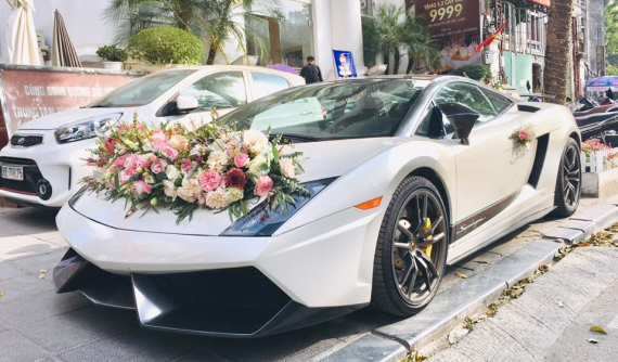 "Bò già" Lamborghini Gallardo Superleggera độc nhất Việt Nam làm xe hoa trong những ngày cuối năm Mậu Tuất