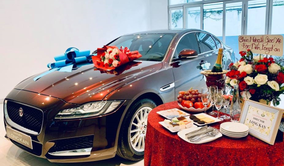 Tậu Jaguar XF hơn 3 tỷ đồng, đạo diễn Long Kan chính thức gia nhập đại gia đình "siêu báo" tại Việt Nam