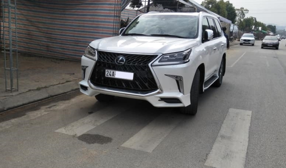 "Chuyên cơ mặt đất" Lexus LX570 Super Sport hơn 10,2 tỷ đồng của doanh nhân vùng cao biên giới Lào Cai