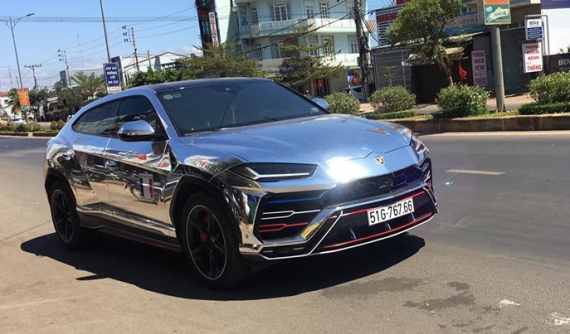 Để Pagani Huayra "ăn Tết" tại Sài thành, Lamborghini Urus chính là bạn đồng hành du Xuân cùng Minh "Nhựa"