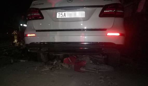 Nghệ An: Mercedes-Benz GLS gây tai nạn liên hoàn khiến 3 người phụ nữ thương vong