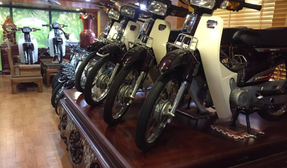 Ngoài chiếc Dream Thái 300 triệu đồng, Hưng "Sắt" còn bộ sưu tập hơn 200 xe hàng hiếm vô cùng giá trị