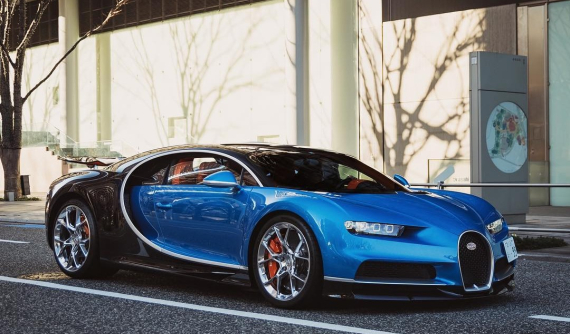Diện kiến chiếc Bugatti Chiron có các trang bị tùy chọn trị giá 1 triệu USD, bao gồm cả màu sơn đắt nhất thế giới