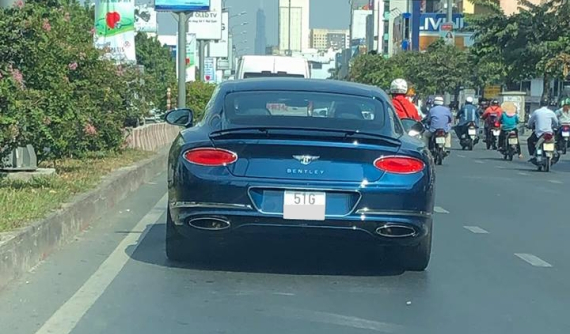 Bentley Continental GT 2018 hơn 25 tỷ đồng đầu tiên tại Việt Nam "làm dâu" ở Sài thành