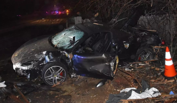 Ăn trộm Ferrari F430 tại đại lý ô tô rồi lái ở tốc độ cao, một người đàn ông phải trả giá đắt