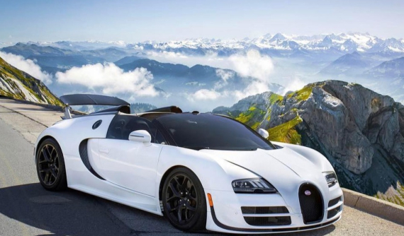 Nhân viên Bugatti làm mất "khách sộp" vì mãi mới lắp được mui cho Veyron Grand Sport Vitesse
