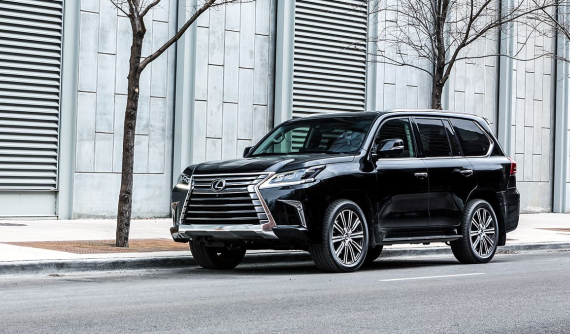 Cũng dùng động cơ V8 hút khí tự nhiên nhưng 9 mẫu SUV này thua xa VinFast LUX SA V8 về vận tốc