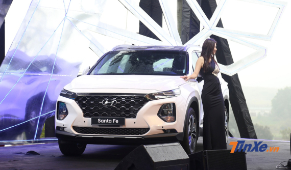Sau Tết, doanh số của Hyundai Santa Fe 2019 "tụt dốc không phanh"