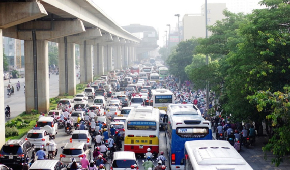 Hà Nội cân nhắc thí điểm cấm xe máy trên đường Lê Văn Lương hoặc Nguyễn Trãi
