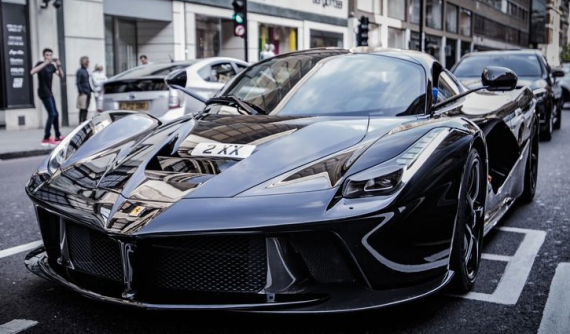 10 mẫu xe thương mại có thể gia tốc từ 0-96 km/h dưới 3 giây đồng hồ