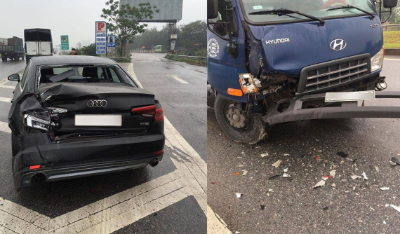 Bị ô tô tải tông từ phía sau trên quốc lộ 1, chiếc Audi A4 được cư dân mạng tấm tắc khen cứng