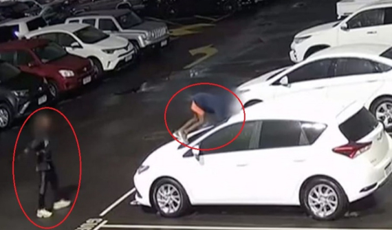 2 thiếu niên đập phá 37 chiếc ô tô tại đại lý Toyota, gây thiệt hại 2,3 tỷ đồng