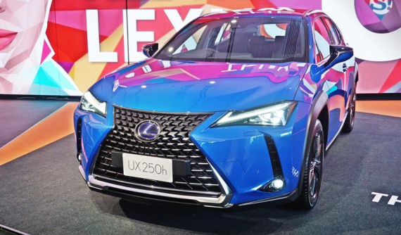 Lexus UX 2019 - đối thủ của Mercedes-Benz GLA - được bày bán tại Đông Nam Á, giá từ 1,82 tỷ đồng