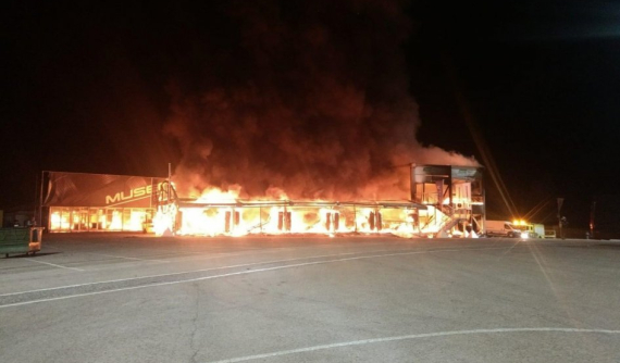 Vụ cháy hàng loạt siêu mô tô điện tại trường đua Tây Ban Nha là do chập điện