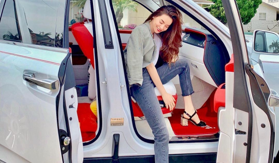 Chán Maserati Ghibli, Hồ Ngọc Hà sang Mỹ lái Uber nhưng phải là Rolls-Royce Cullinan mới chịu