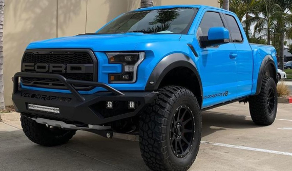 Ngôi sao hành động "The Rock" mới tậu một chiếc Hennessey VelociRaptor của riêng mình