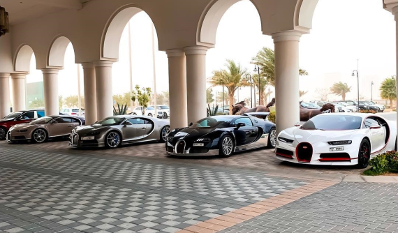 Bộ tứ Bugatti xếp hàng dài tại Dubai: Chuyện thường ngày của nhà giàu Trung Đông
