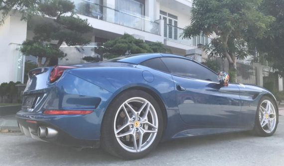 Ferrari California T mui trần ở Hải Phòng chính thức về tay chủ nhân Lamborghini Aventador Roadster