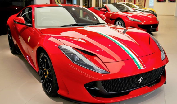 Đại gia Hồng Kông chịu chơi khi mua Ferrari 812 Superfast theo phiên bản Tailor Made, giá 21 tỷ đồng