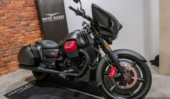 Cận cảnh "Pháo đài bay" Guzzi MGX-21 2019 giá gần 1 tỷ đồng