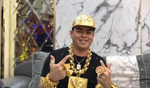 Phúc XO khai toàn bộ dàn xe phân khối lớn mạ vàng là dán Decal?