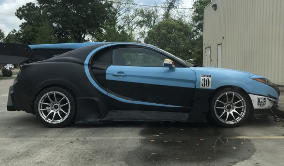 Siêu xe Bugatti Chiron này trông thật dị thường... bởi nó vốn là một chiếc Hyundai