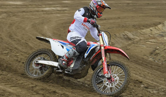 Cào cào điện Honda CR Electric được mang ra trường đua chạy thử nghiệm